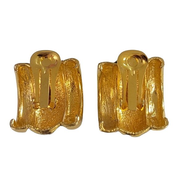 Gold Tone Black Enamel, Designer Style Wide C, Half Hoop Clip On Earrings K960 - Picture 4 of 7